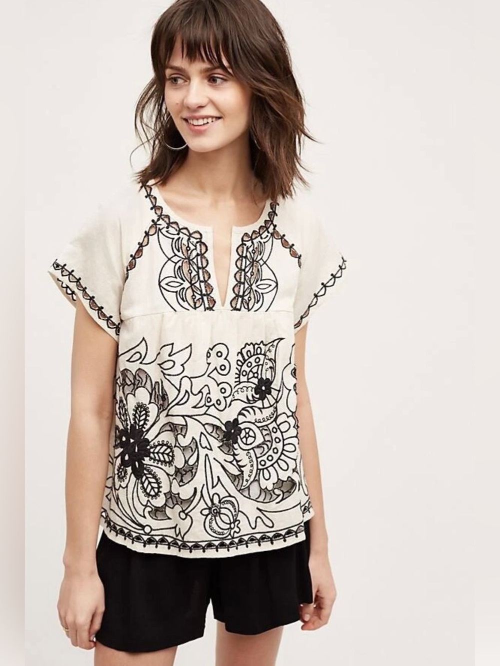 Anthropolgie Embroidered Rheya Tee, size 8 - Picture 2 of 7